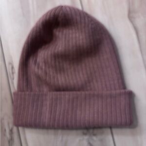 Aritzia Main Character Ribbed Knit Beanie in Dusty Pink
